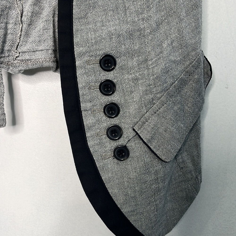 Vest - Picture 3 of 5